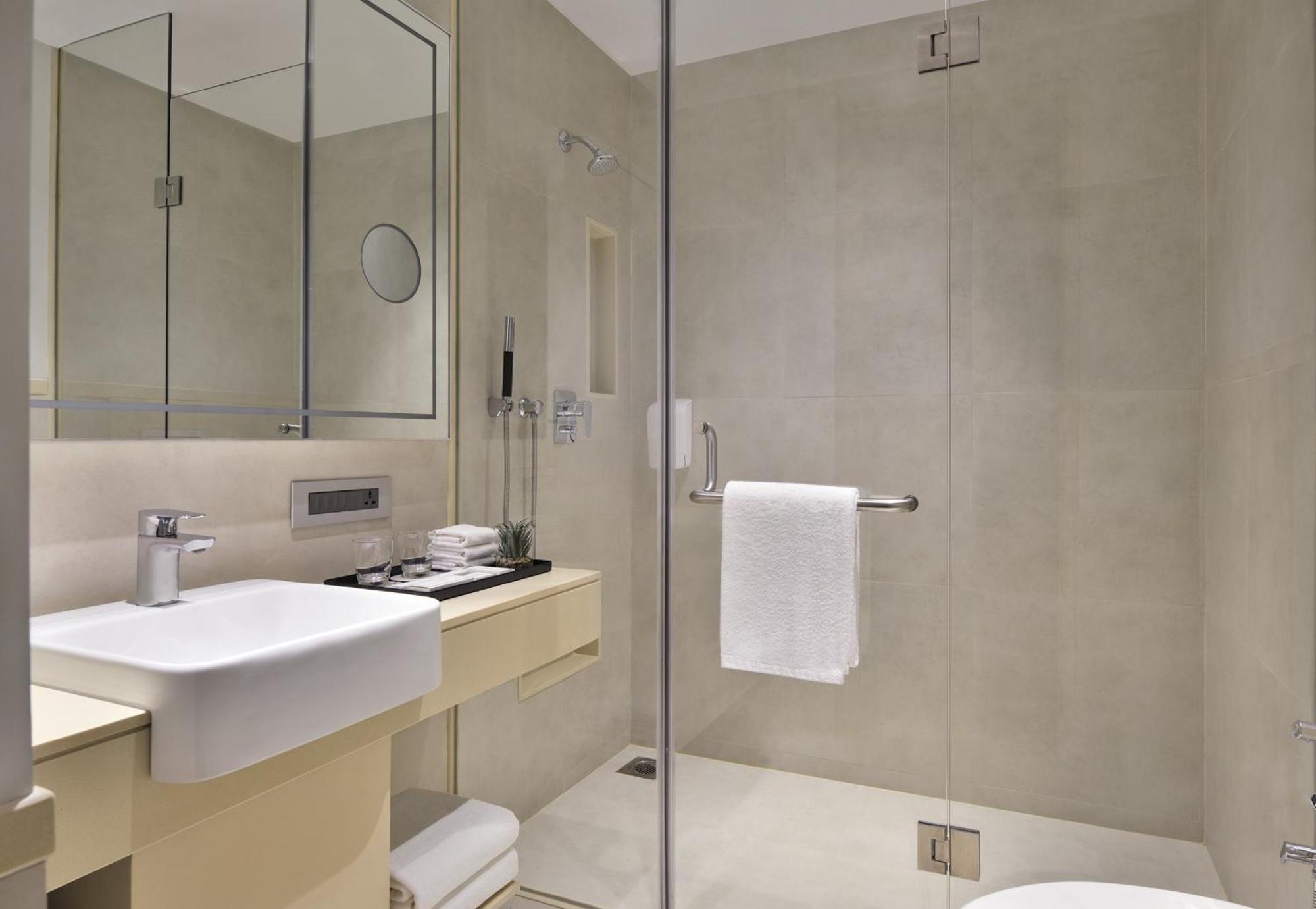 Hotel Citadines Arpora Nagoa Goa Esterno foto