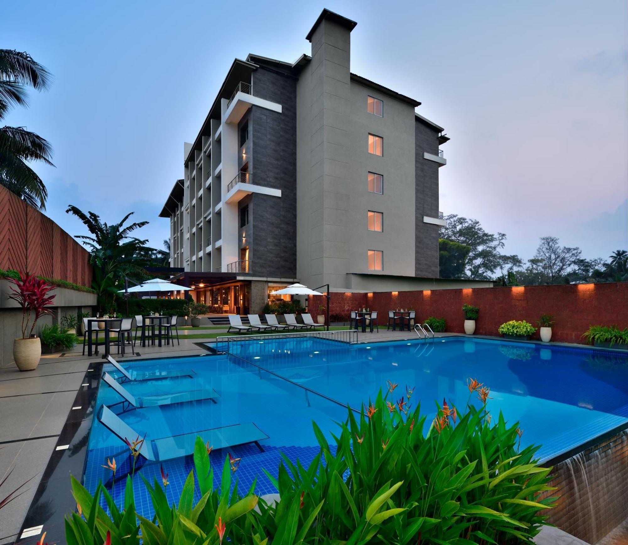 Hotel Citadines Arpora Nagoa Goa Esterno foto